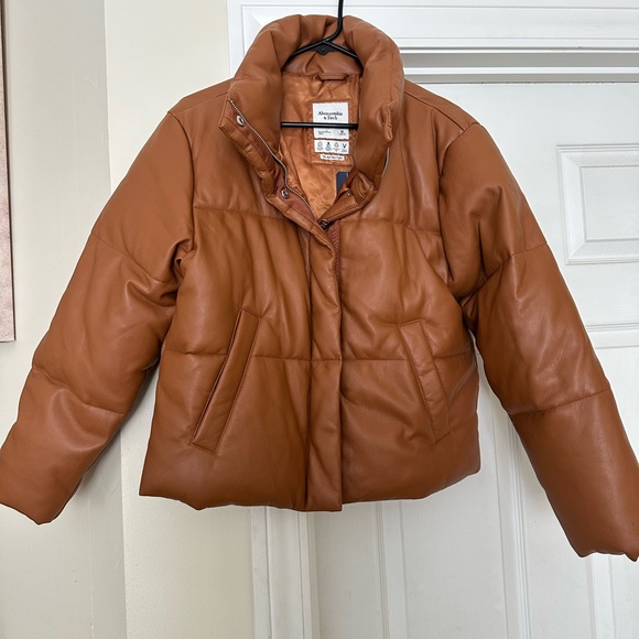 The A&F Mini Puffer - Picture 2 of 5